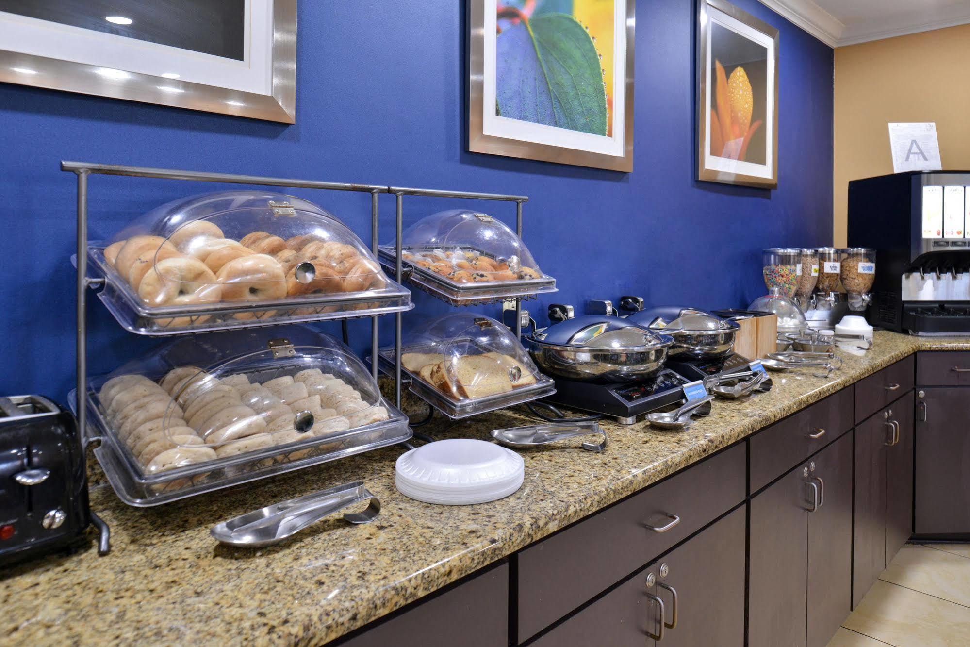 Fairfield Inn And Suites Gulfport / Biloxi Bagian luar foto