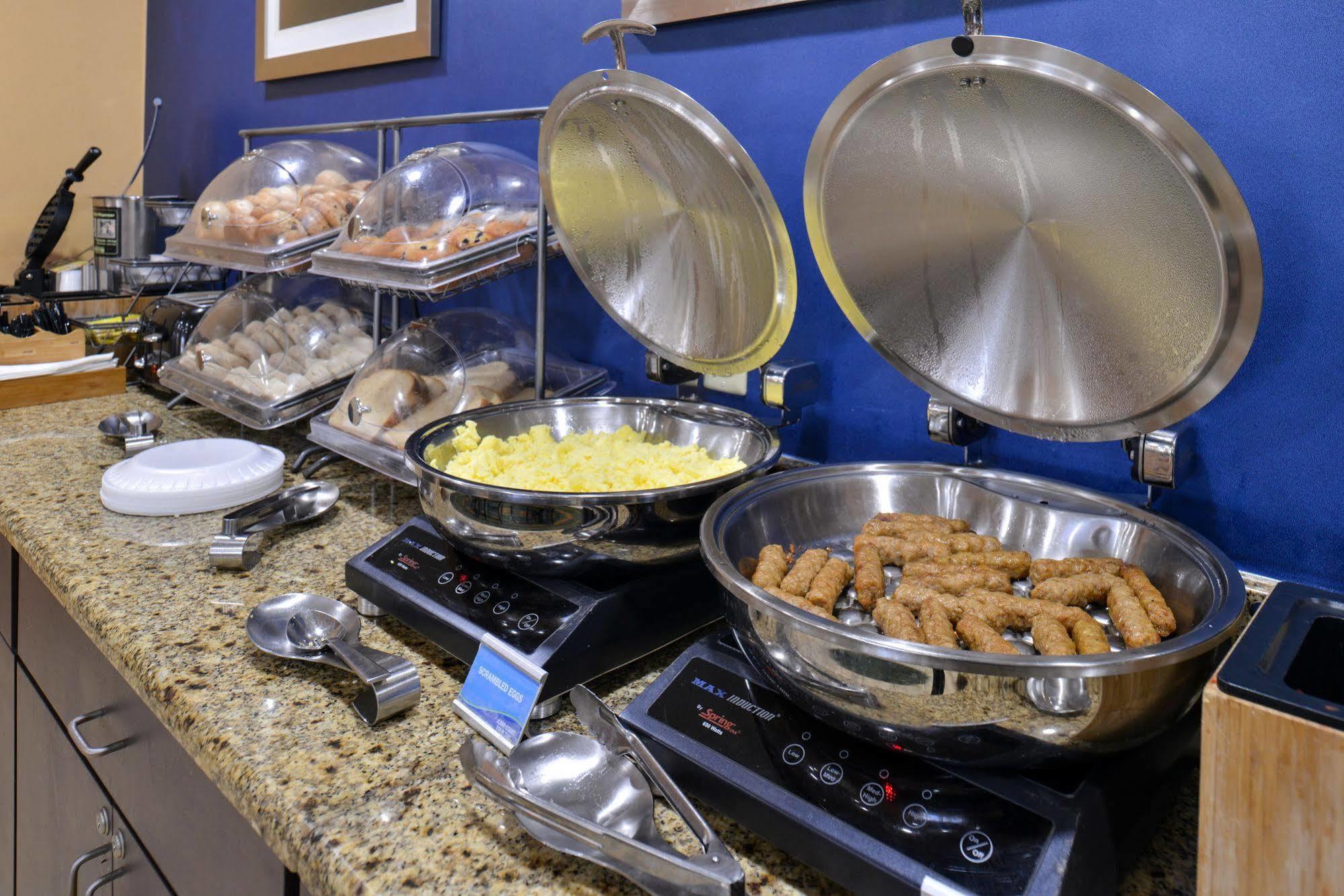 Fairfield Inn And Suites Gulfport / Biloxi Bagian luar foto